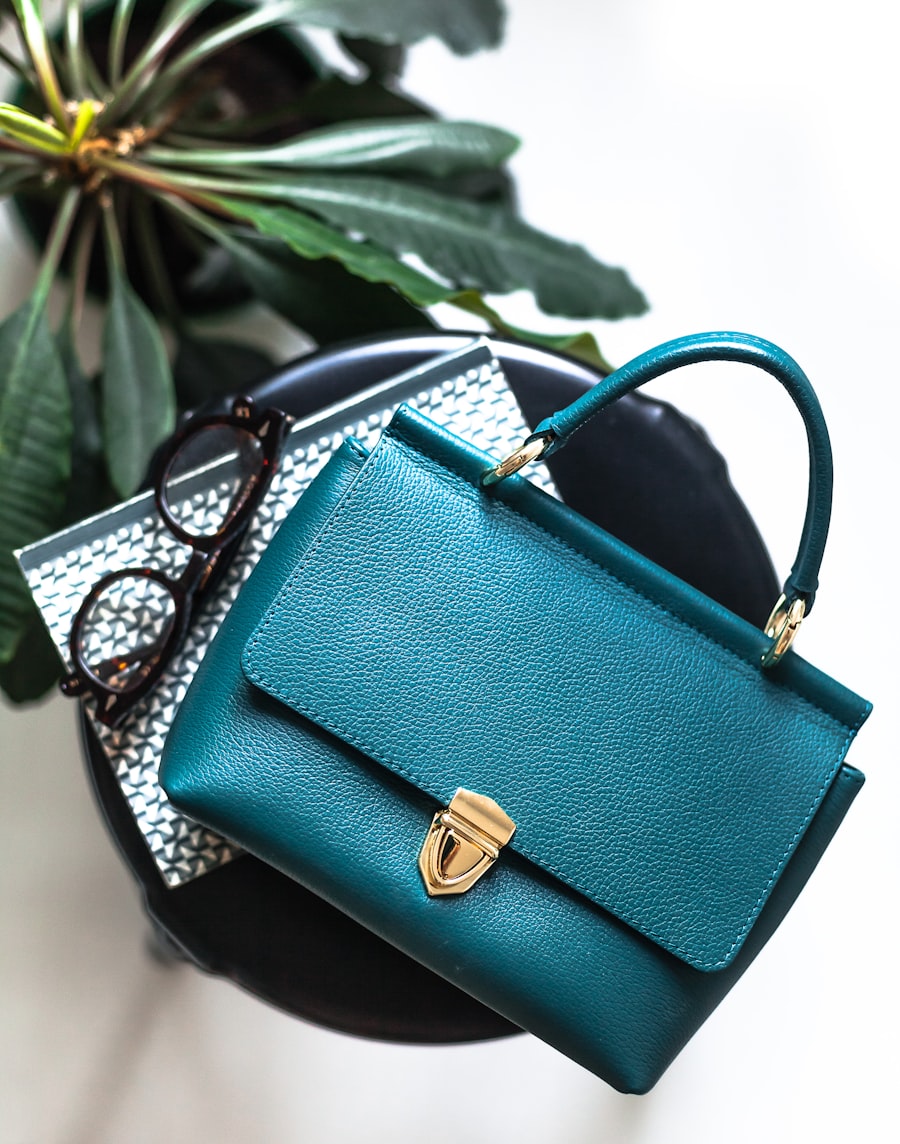 Heritage Crossbody